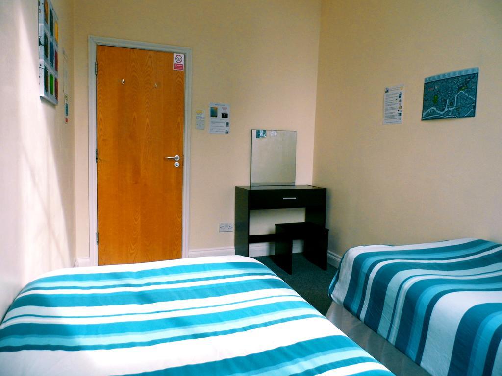 The Queens Hostel 布里斯托 外观 照片