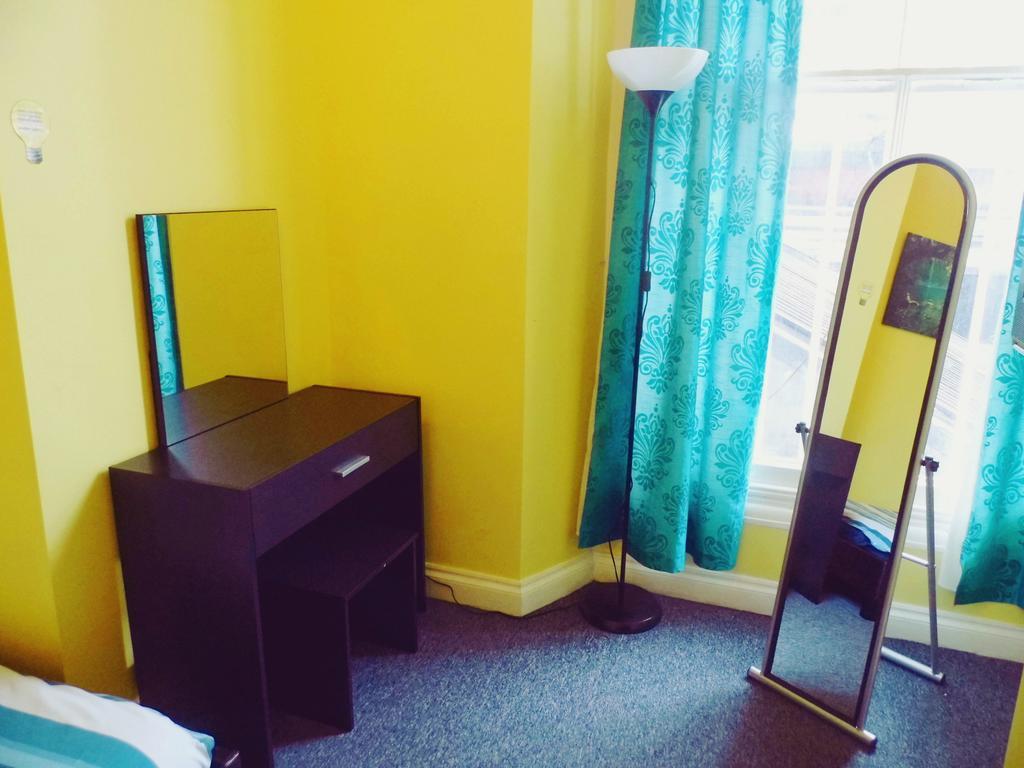 The Queens Hostel 布里斯托 外观 照片