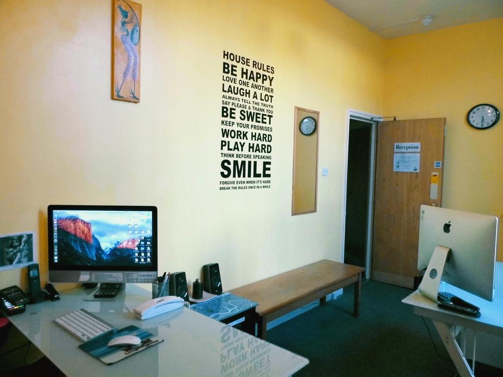 The Queens Hostel 布里斯托 外观 照片