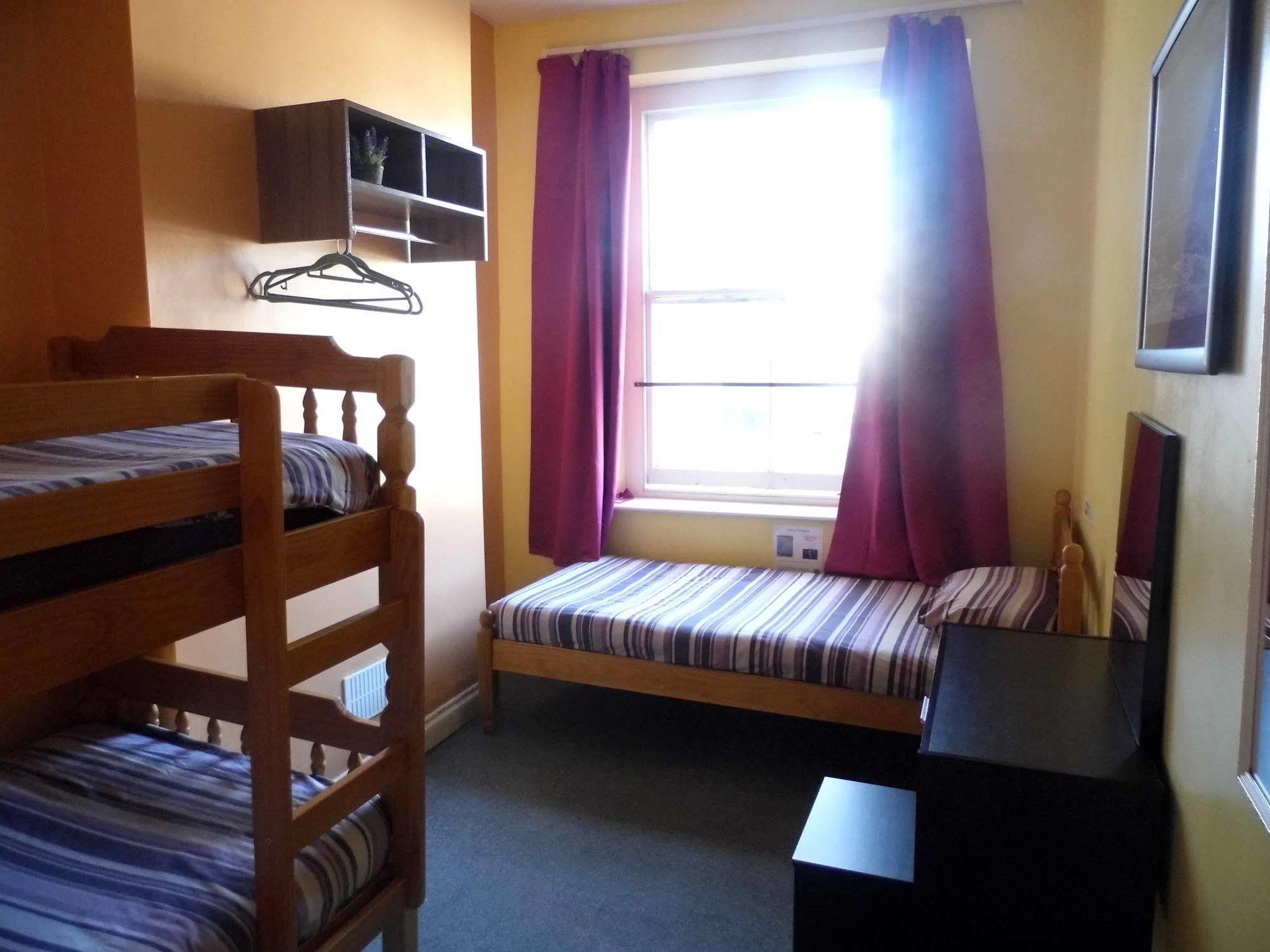 The Queens Hostel 布里斯托 外观 照片