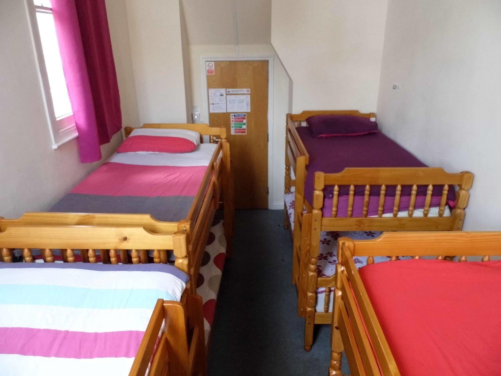 The Queens Hostel 布里斯托 外观 照片