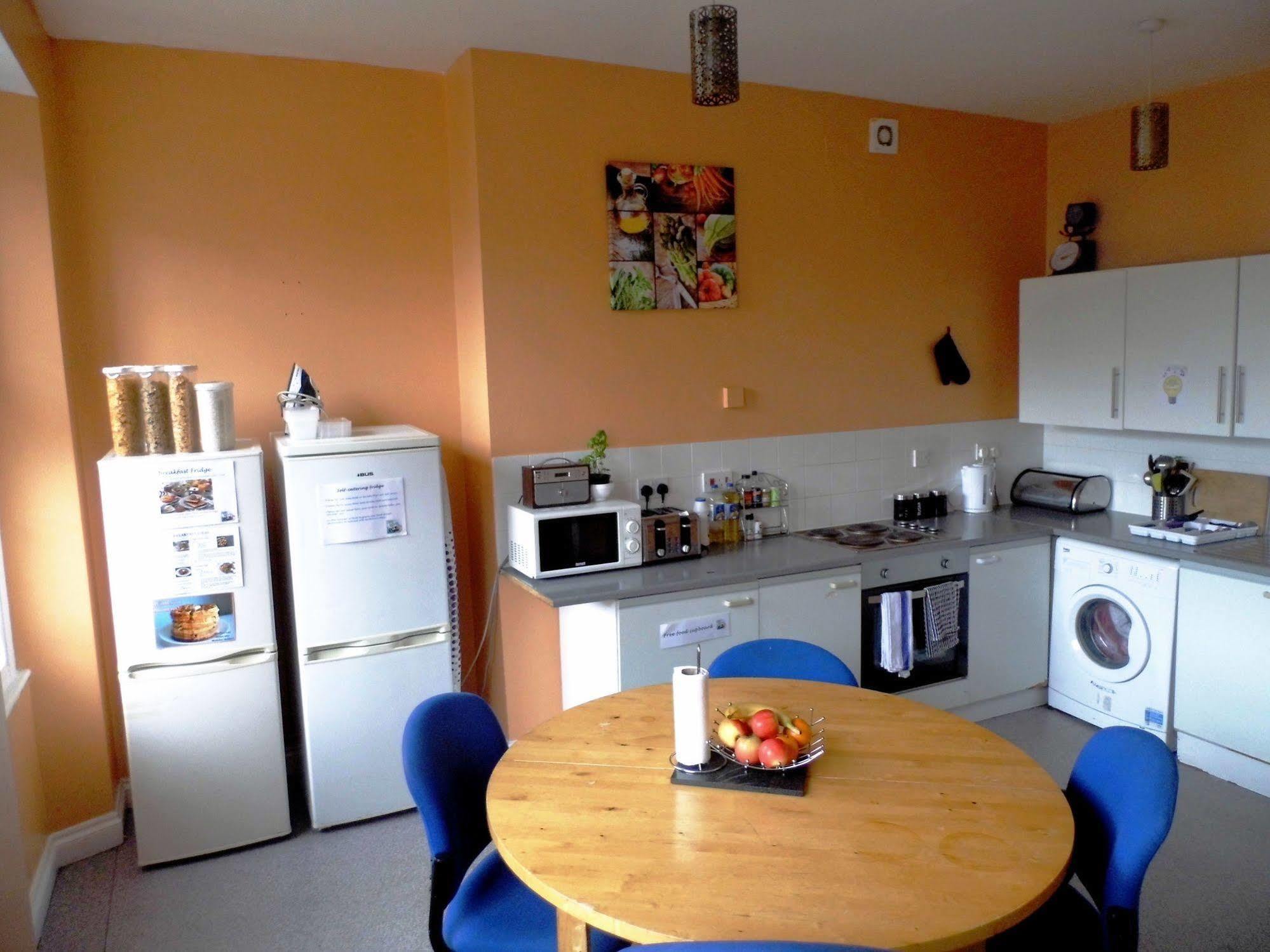 The Queens Hostel 布里斯托 外观 照片