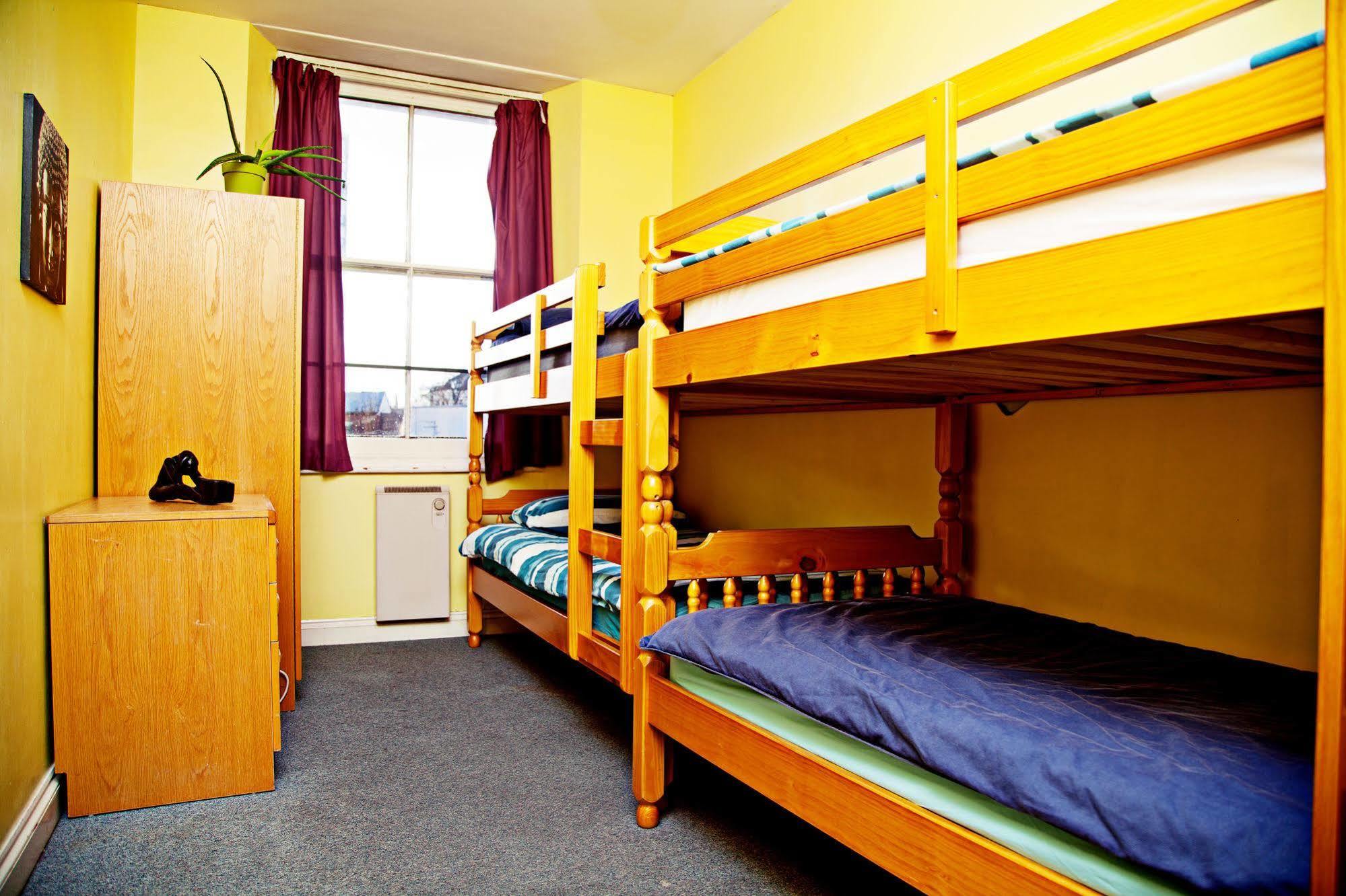 The Queens Hostel 布里斯托 外观 照片