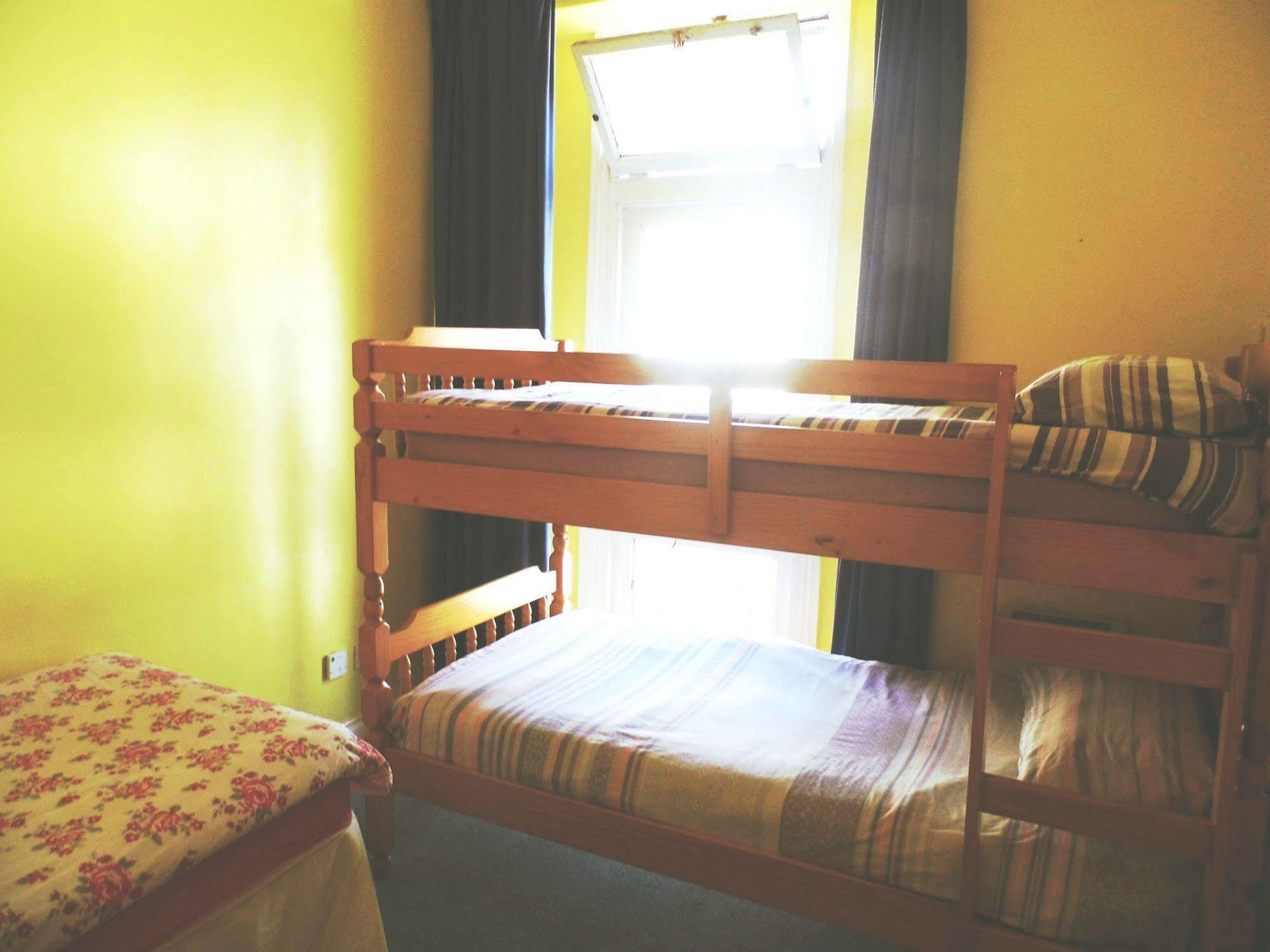 The Queens Hostel 布里斯托 外观 照片